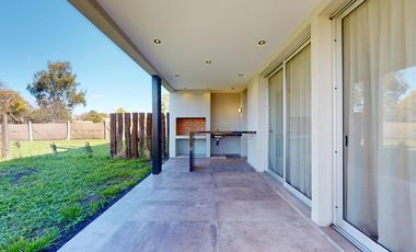 CASA EN VENTA EN LA PLATA GORINA 3 DORMITORIOS TERRAZA