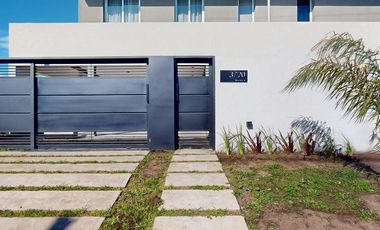 CASA EN VENTA EN LA PLATA GORINA 3 DORMITORIOS TERRAZA
