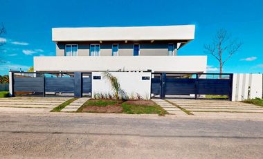 CASA EN VENTA EN LA PLATA GORINA 3 DORMITORIOS TERRAZA