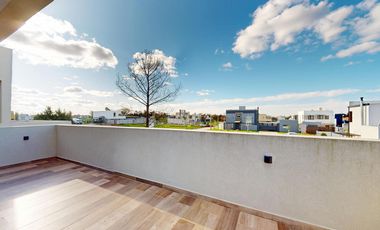 CASA EN VENTA EN LA PLATA GORINA 3 DORMITORIOS TERRAZA