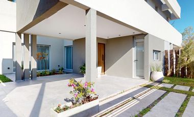 CASA EN VENTA EN LA PLATA GORINA 3 DORMITORIOS TERRAZA