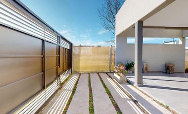 CASA EN VENTA EN LA PLATA GORINA 3 DORMITORIOS TERRAZA