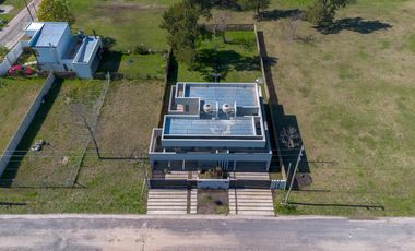 CASA EN VENTA EN LA PLATA GORINA 3 DORMITORIOS TERRAZA