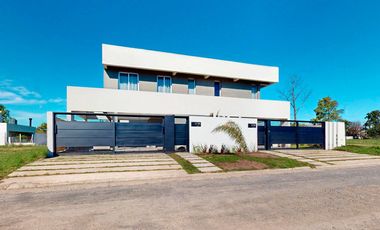 CASA EN VENTA EN LA PLATA GORINA 3 DORMITORIOS TERRAZA