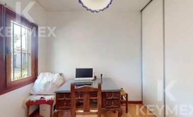 Casa, Parque, Quincho y Pileta en Venta