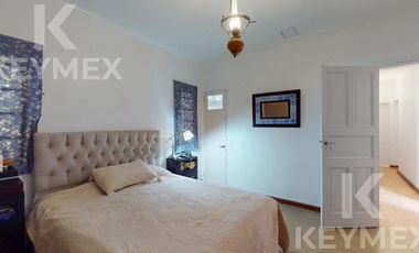 Casa, Parque, Quincho y Pileta en Venta