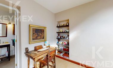 Casa, Parque, Quincho y Pileta en Venta