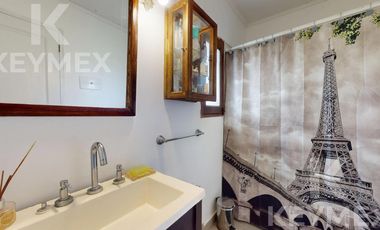 Casa, Parque, Quincho y Pileta en Venta