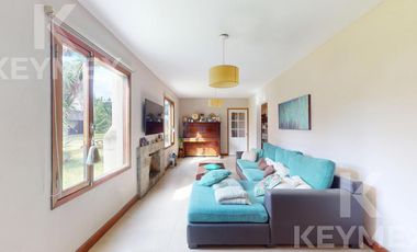 Casa, Parque, Quincho y Pileta en Venta