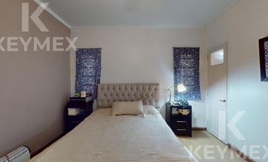 Casa, Parque, Quincho y Pileta en Venta