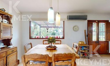 Casa, Parque, Quincho y Pileta en Venta