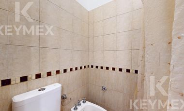 Casa, Parque, Quincho y Pileta en Venta