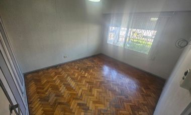 CASA 4 AMB. CON COCHERA