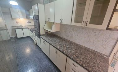 CASA 4 AMB. CON COCHERA