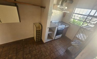 CASA 4 AMB. CON COCHERA
