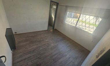 CASA 4 AMB. CON COCHERA