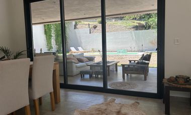 Casa en villa allende