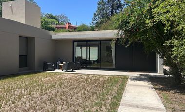 Casa en villa allende