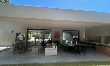Casa en villa allende