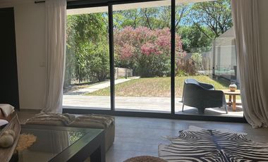 Casa en villa allende