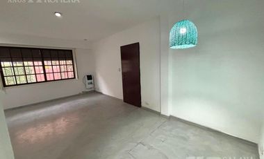Venta Olivos PH 4 ambientes   jardín sin expensas