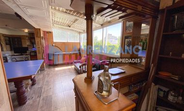 VENTA O ALQUILER - CASA 5 AMB. CON PATIO, TZA, COCHERA Y ASCENSOR EN VILLA DEVOTO
