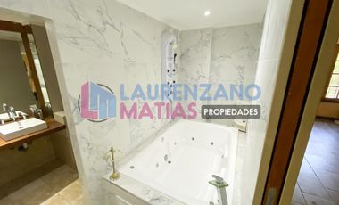 VENTA O ALQUILER - CASA 5 AMB. CON PATIO, TZA, COCHERA Y ASCENSOR EN VILLA DEVOTO