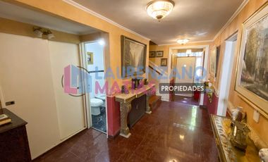 VENTA O ALQUILER - CASA 5 AMB. CON PATIO, TZA, COCHERA Y ASCENSOR EN VILLA DEVOTO