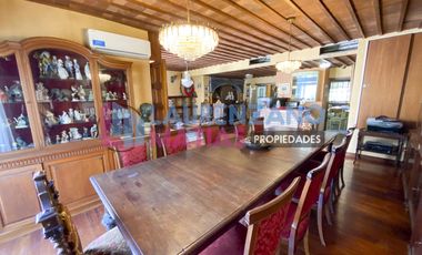 VENTA O ALQUILER - CASA 5 AMB. CON PATIO, TZA, COCHERA Y ASCENSOR EN VILLA DEVOTO