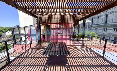 VENTA O ALQUILER - CASA 5 AMB. CON PATIO, TZA, COCHERA Y ASCENSOR EN VILLA DEVOTO
