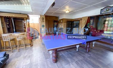VENTA O ALQUILER - CASA 5 AMB. CON PATIO, TZA, COCHERA Y ASCENSOR EN VILLA DEVOTO