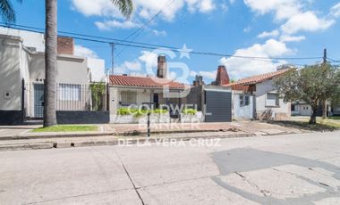 Casa en venta 3 dormitorios cochera y patio seco Alvear 4400 Sargento Cabral