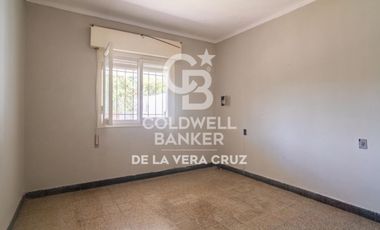Casa en venta 3 dormitorios cochera y patio seco Alvear 4400 Sargento Cabral