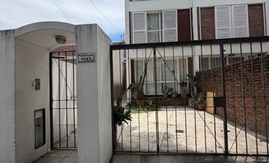 Casa en Olivos con parque y cochera