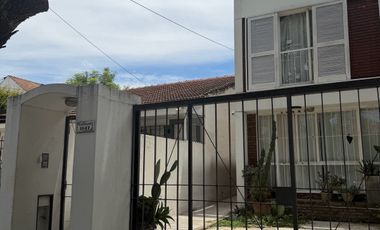 Casa en Olivos con parque y cochera