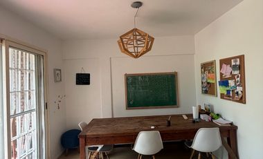 Casa en Olivos con parque y cochera