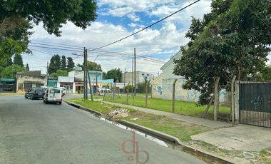 Terreno en venta Equina San Martin y Fourier