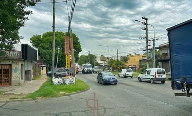 Terreno en venta Equina San Martin y Fourier