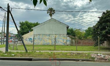 Terreno en venta Equina San Martin y Fourier