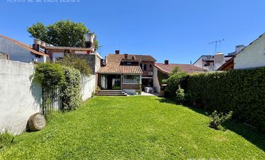 Venta casa 4 ambientes con jardín y pileta en Olivos