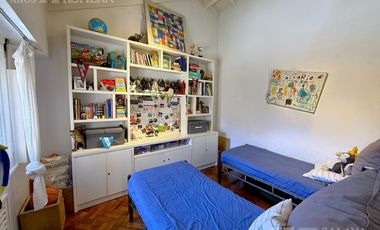 Venta casa 4 ambientes con jardín y pileta en Olivos