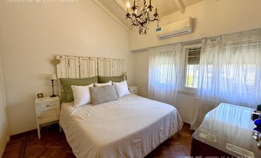 Venta casa 4 ambientes con jardín y pileta en Olivos