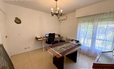 Venta casa 4 ambientes con jardín y pileta en Olivos