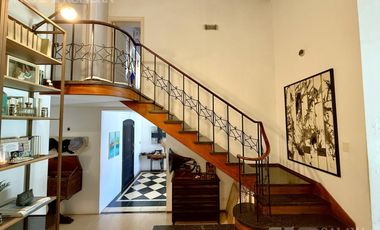Venta casa 4 ambientes con jardín y pileta en Olivos