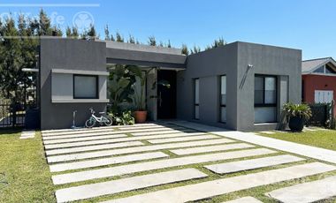 Casa en venta de  4 ambientes en barrio cerrado La Reserva de Hudson, Berazategui