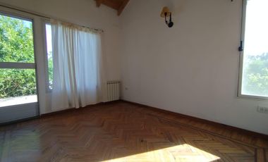 VENTA CASA 2/3 DOMIRTORIOS 2 BAÑOS EN PAGO CHICO. GRAN LOTE PARQUIZADO