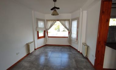 VENTA CASA 2/3 DOMIRTORIOS 2 BAÑOS EN PAGO CHICO. GRAN LOTE PARQUIZADO