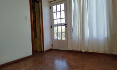 VENTA CASA 2/3 DOMIRTORIOS 2 BAÑOS EN PAGO CHICO. GRAN LOTE PARQUIZADO