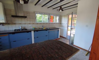 VENTA CASA 2/3 DOMIRTORIOS 2 BAÑOS EN PAGO CHICO. GRAN LOTE PARQUIZADO