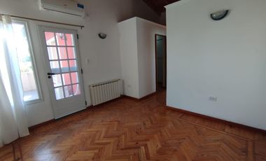 VENTA CASA 2/3 DOMIRTORIOS 2 BAÑOS EN PAGO CHICO. GRAN LOTE PARQUIZADO